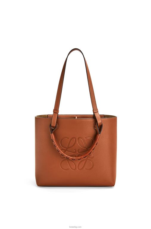 Loewe малка чанта тип анаграм от класическа телешка кожа F84B8124 Жени тен