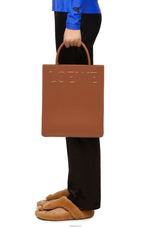 Loewe стандартна чантичка a5 от елегантна телешка кожа F84B8116 Жени тен