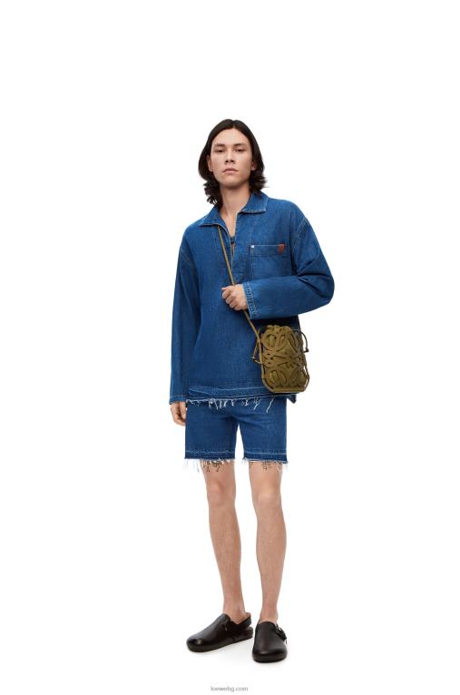 Loewe кръстосано тяло с изрязани анаграми от класическа телешка кожа и платно F84B8226 Жени маслина