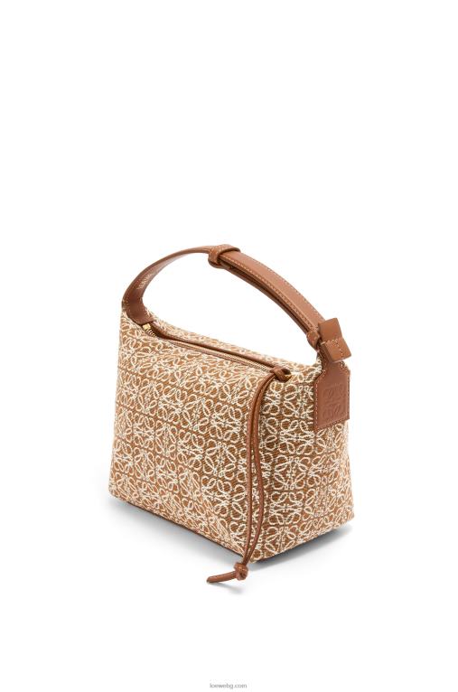 Loewe малка кубична чанта от анаграм жакард и телешка кожа F84B8504 Жени тен/пекан
