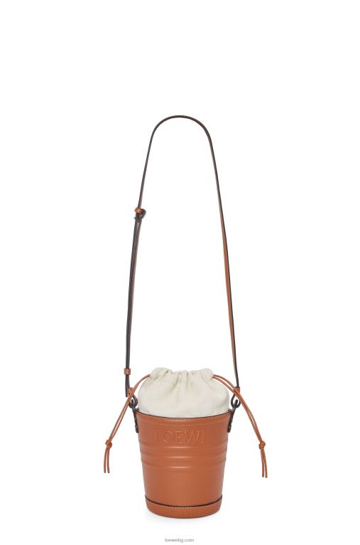 Loewe джоб от телешка кожа F84B8227 Жени тен