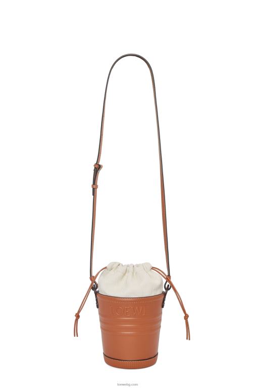 Loewe джоб от телешка кожа F84B8227 Жени тен
