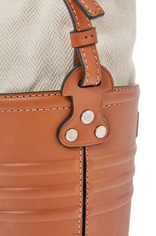 Loewe джоб от телешка кожа F84B8227 Жени тен