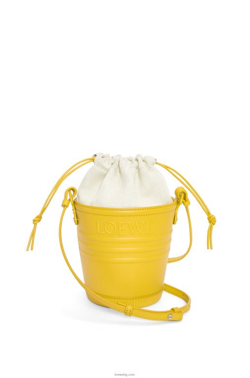 Loewe джоб от телешка кожа F84B8230 Жени жълто