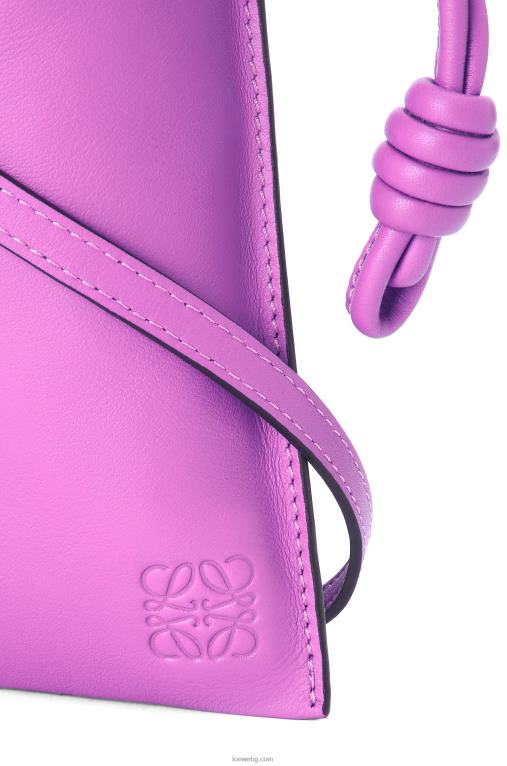 Loewe фламенко джоб от телешка кожа напа F84B8295 Жени ярко лилаво