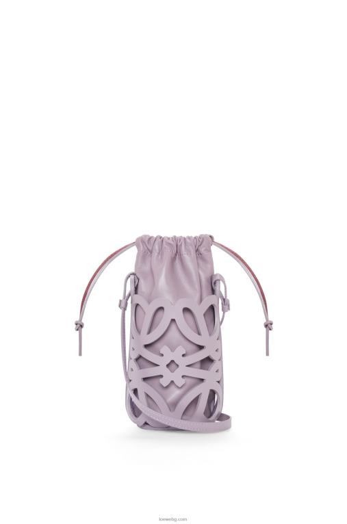 Loewe анаграм изрязан джоб от класическа телешка кожа и напа F84B8550 Жени бледа патладжанена глазура