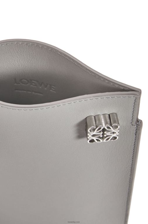 Loewe джоб за зарове от класическа телешка кожа F84B8572 Жени перлено сиво