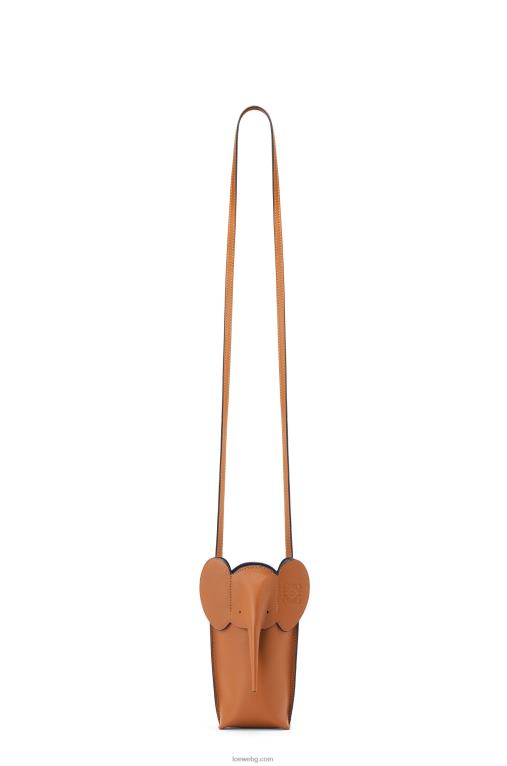 Loewe джоб тип слон от класическа телешка кожа F84B8596 Жени тен
