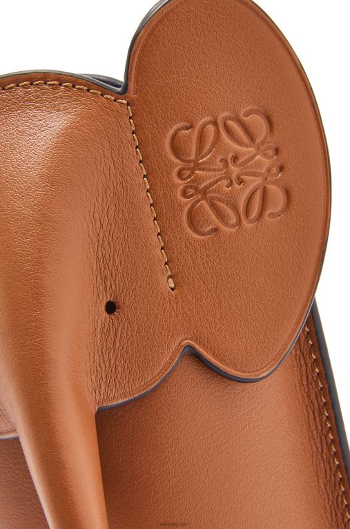Loewe джоб тип слон от класическа телешка кожа F84B8596 Жени тен