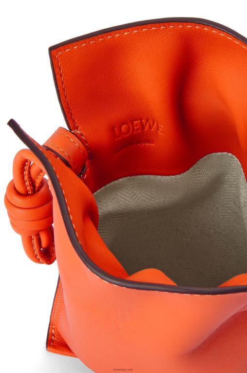 Loewe фламенко джоб от телешка кожа напа F84B8599 Жени оранжево