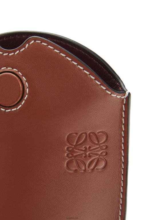 Loewe порта джоб от мека телешка кожа F84B8606 Жени ръжда