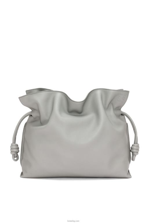 Loewe голям фламенко клъч от телешка кожа напа F84B8189 Жени перлено сиво