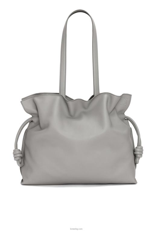 Loewe голям фламенко клъч от телешка кожа напа F84B8189 Жени перлено сиво