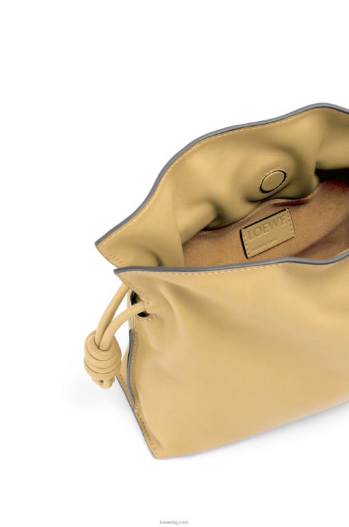 Loewe мини фламенко клъч от телешка кожа напа F84B8208 Жени тъмно масло