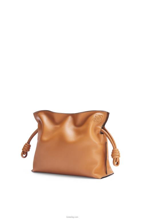 Loewe мини фламенко клъч от телешка кожа напа F84B8216 Жени топла пустиня
