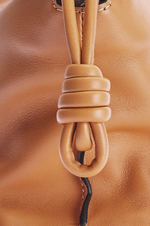 Loewe мини фламенко клъч от телешка кожа напа F84B8216 Жени топла пустиня