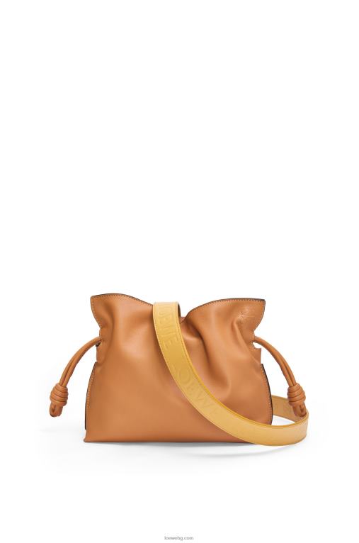 Loewe мини фламенко клъч от телешка кожа напа F84B8216 Жени топла пустиня