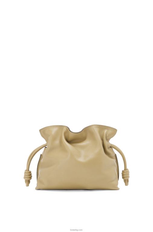 Loewe мини фламенко клъч от телешка кожа напа F84B8217 Жени глина зелена