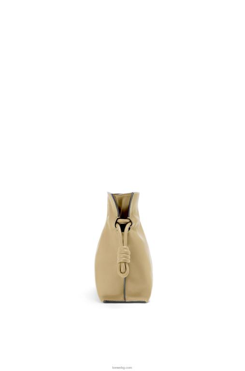 Loewe мини фламенко клъч от телешка кожа напа F84B8217 Жени глина зелена
