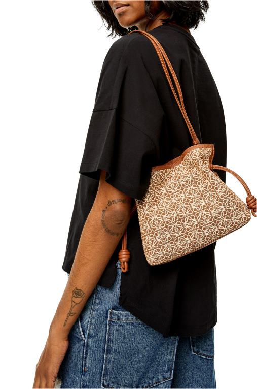 Loewe мини фламенко клъч от анаграмен жакард и телешка кожа F84B8310 Жени тен/пекан