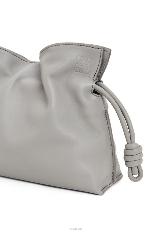 Loewe мини фламенко клъч от телешка кожа напа F84B8328 Жени перлено сиво
