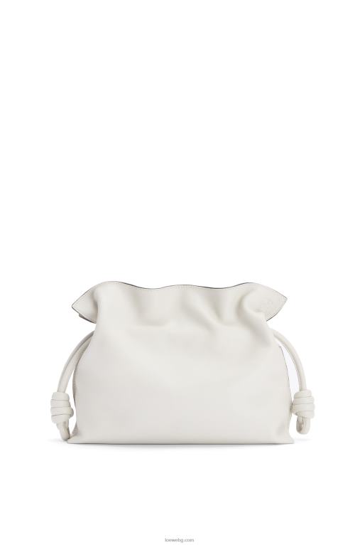 Loewe фламенко клъч от телешка кожа напа F84B8390 Жени меко бяло
