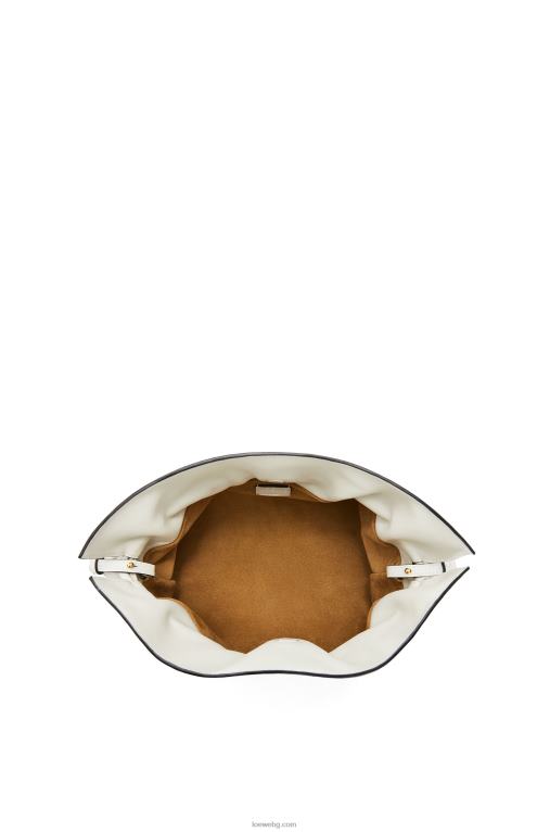 Loewe фламенко клъч от телешка кожа напа F84B8390 Жени меко бяло