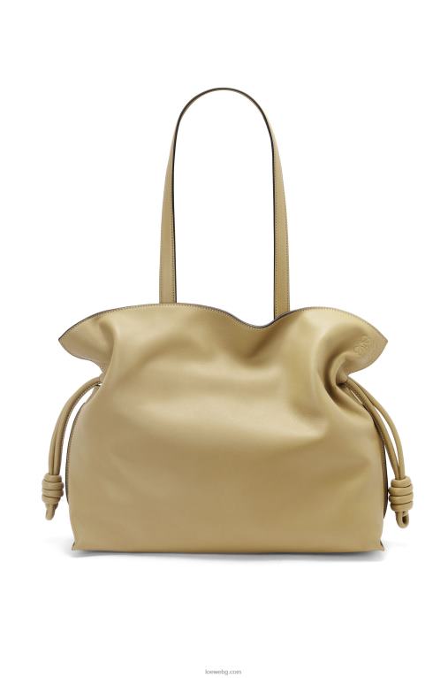 Loewe голям фламенко клъч от телешка кожа напа F84B8423 Жени глина зелена