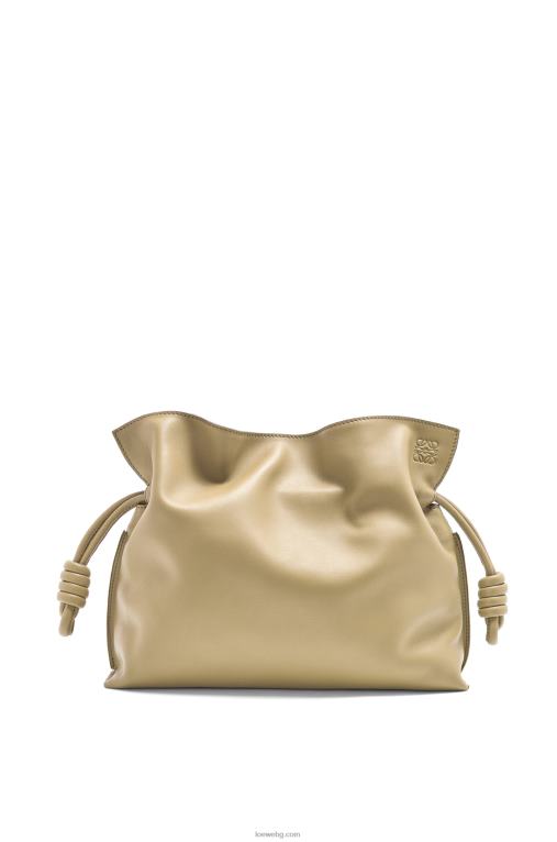 Loewe фламенко клъч от телешка кожа напа F84B8424 Жени глина зелена