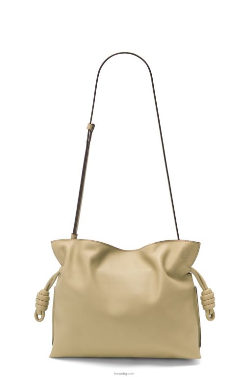 Loewe фламенко клъч от телешка кожа напа F84B8424 Жени глина зелена