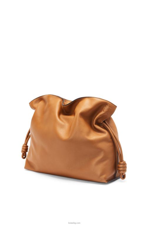 Loewe голям фламенко клъч от телешка кожа напа F84B8425 Жени топла пустиня