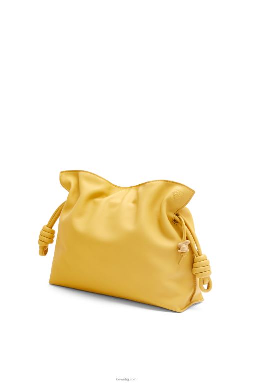 Loewe фламенко клъч от телешка кожа напа F84B8448 Жени бледожълта глазура