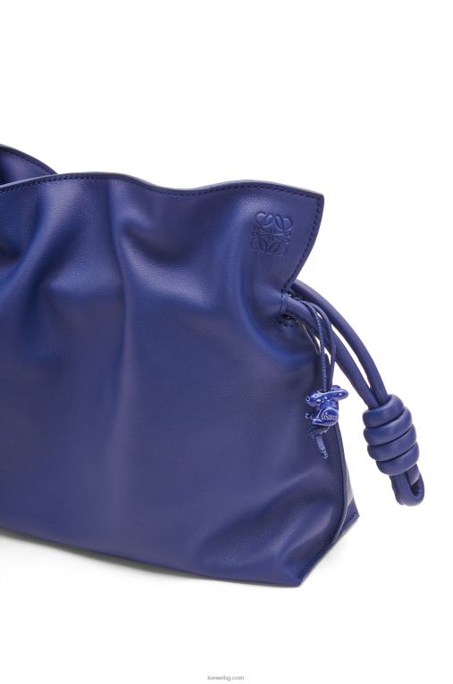 Loewe фламенко клъч от телешка кожа напа F84B8529 Жени наситено лилава глазура