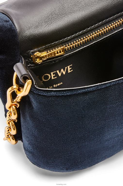 Loewe мини чанта тип гоя от кадифе F84B8250 Жени тъмно синьо