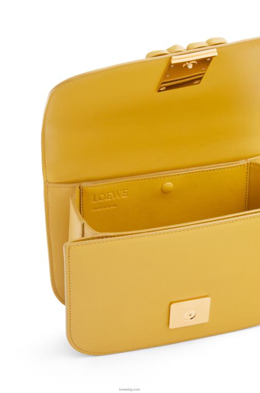 Loewe малка чанта goya от копринена телешка кожа F84B8263 Жени бледожълта глазура