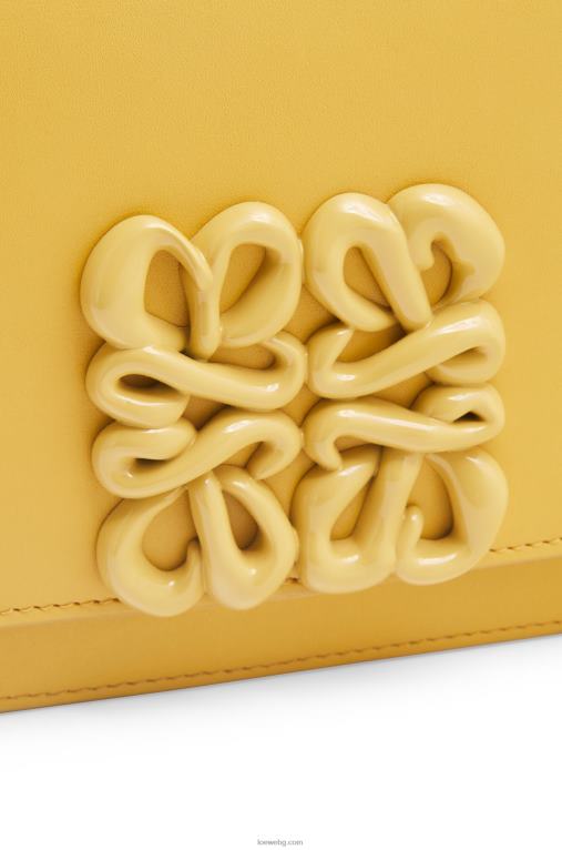 Loewe малка чанта goya от копринена телешка кожа F84B8263 Жени бледожълта глазура