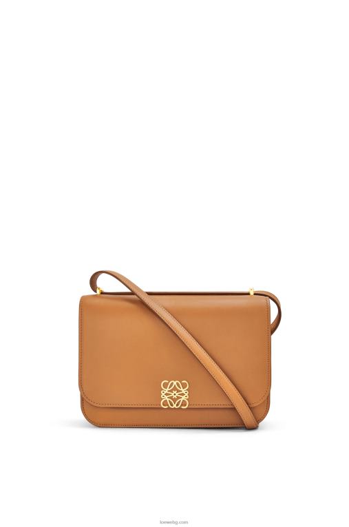 Loewe чанта goya от копринена телешка кожа F84B8300 Жени топла пустиня