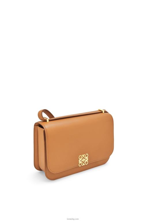 Loewe чанта goya от копринена телешка кожа F84B8300 Жени топла пустиня