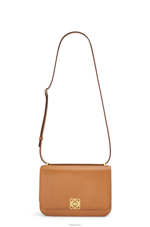 Loewe чанта goya от копринена телешка кожа F84B8300 Жени топла пустиня