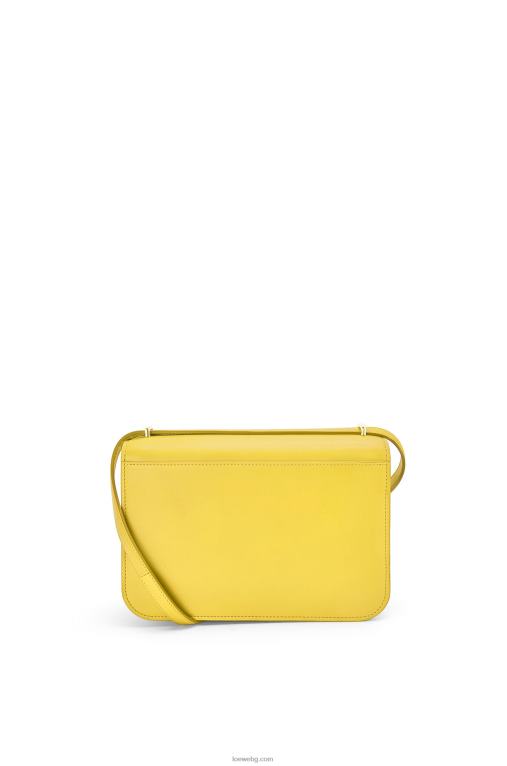 Loewe чанта goya от копринена телешка кожа F84B8302 Жени жълто