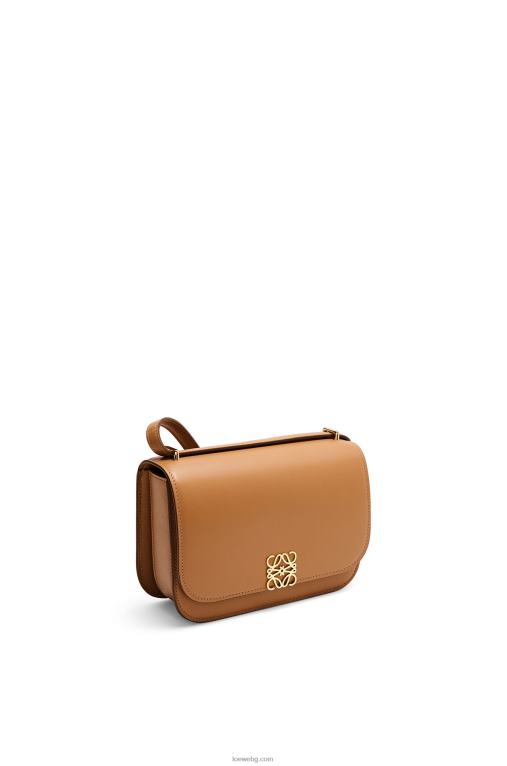 Loewe малка чанта goya от копринена телешка кожа F84B8305 Жени топла пустиня