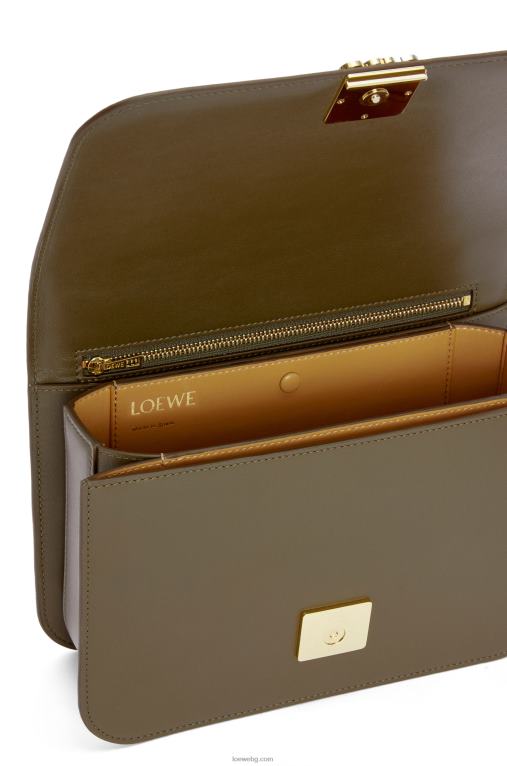 Loewe чанта goya от копринена телешка кожа F84B8374 Жени тъмно каки зелено