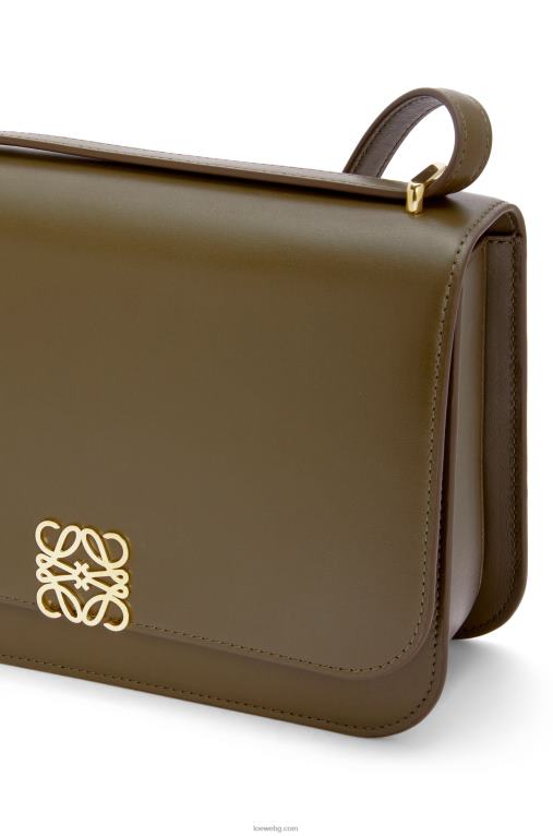 Loewe чанта goya от копринена телешка кожа F84B8374 Жени тъмно каки зелено