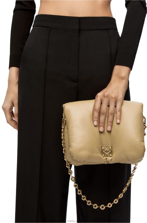 Loewe пуфирана чанта goya от лъскава агнешка кожа от напа F84B8386 Жени глина зелена