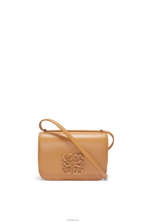Loewe малка чанта goya от копринена телешка кожа F84B8455 Жени топла пустиня