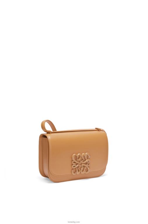 Loewe малка чанта goya от копринена телешка кожа F84B8455 Жени топла пустиня