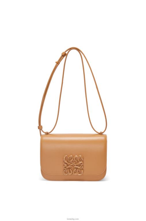 Loewe малка чанта goya от копринена телешка кожа F84B8455 Жени топла пустиня