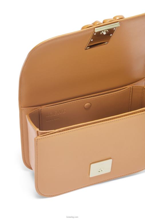Loewe малка чанта goya от копринена телешка кожа F84B8455 Жени топла пустиня
