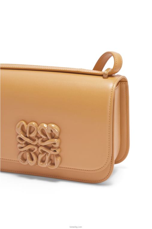 Loewe малка чанта goya от копринена телешка кожа F84B8455 Жени топла пустиня