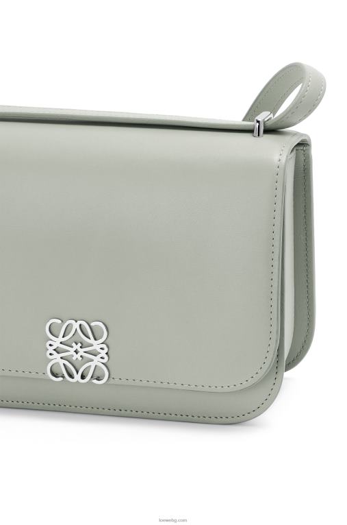 Loewe чанта goya от копринена телешка кожа F84B8507 Жени пепеляво сиво